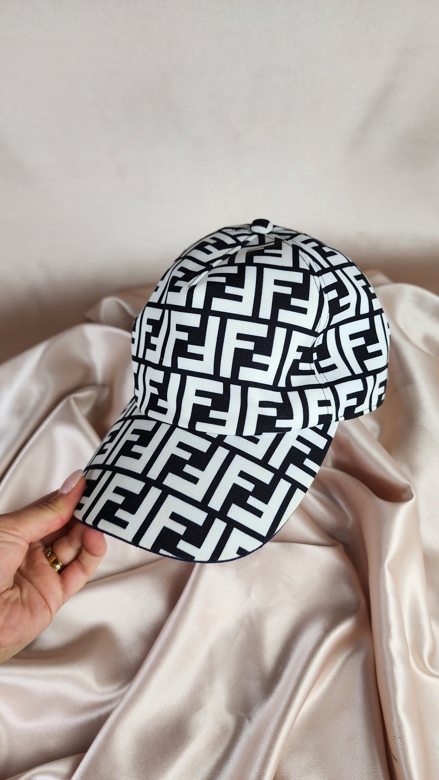 Fendi Zucca Print Black and White Cap - 1599