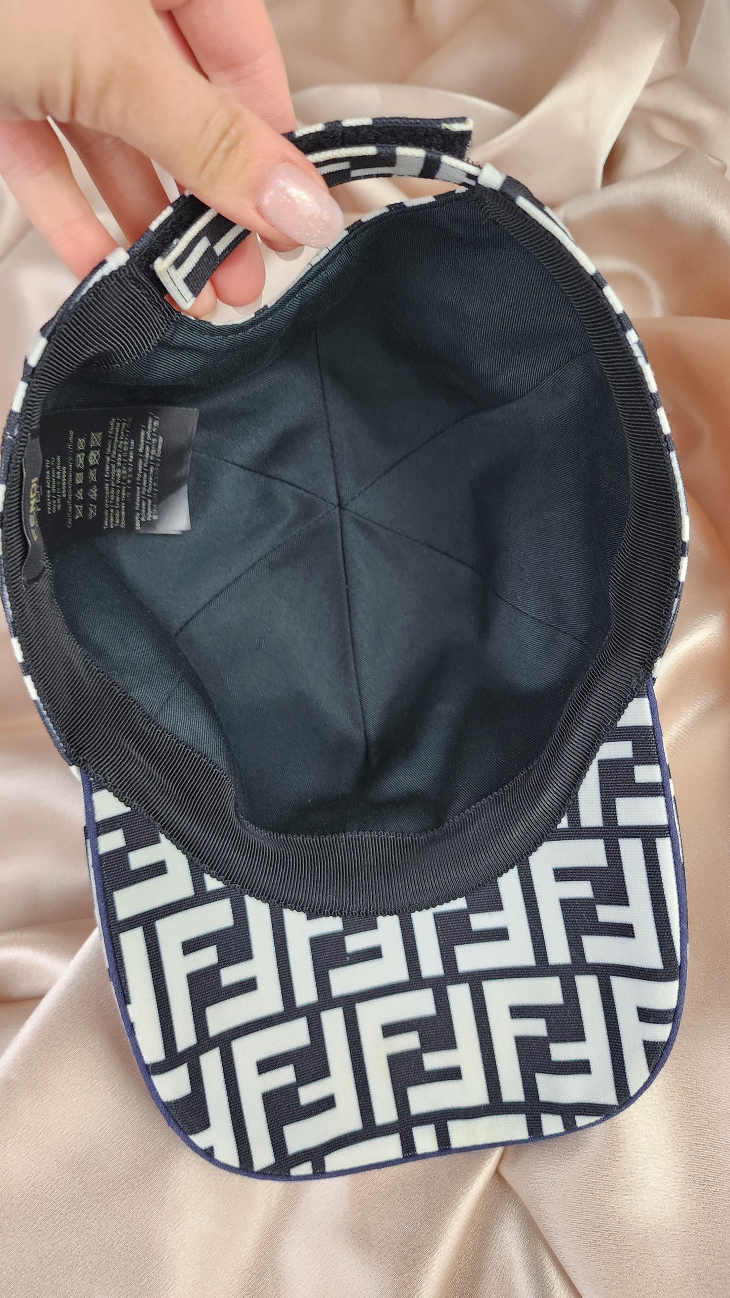 Fendi Zucca Print Black and White Cap - 1599