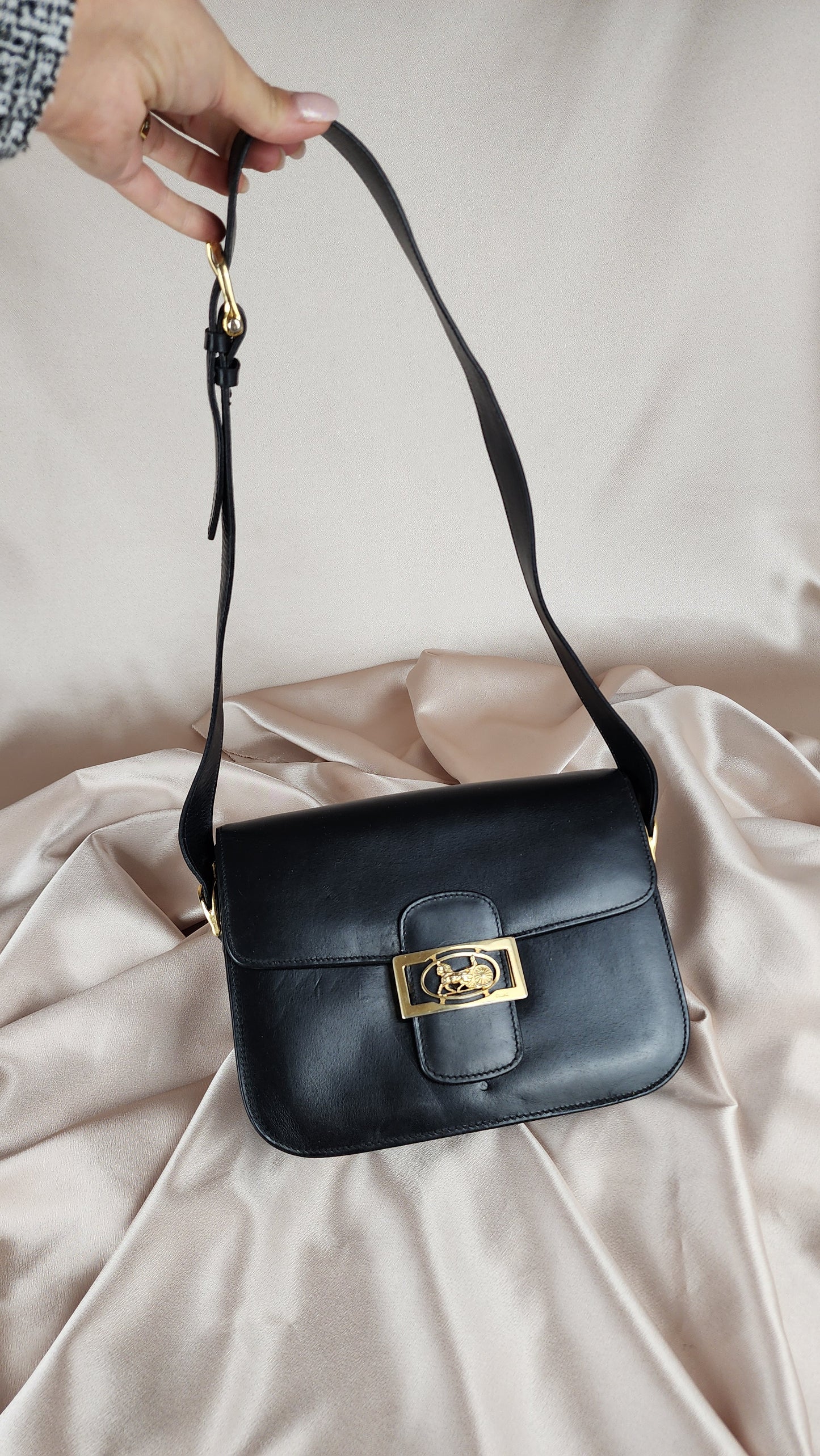 Celine Horse and Carriage Black Leather Shoulder Bag - 1440