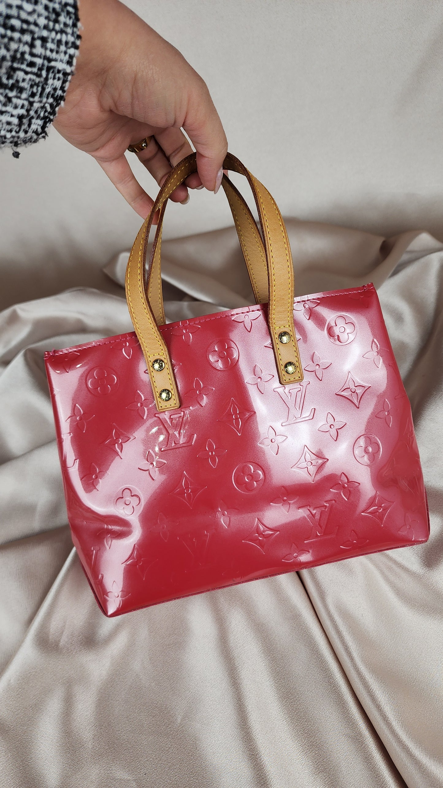 Louis Vuitton Monogram Vernis Reade PM Hand Bag - 1584