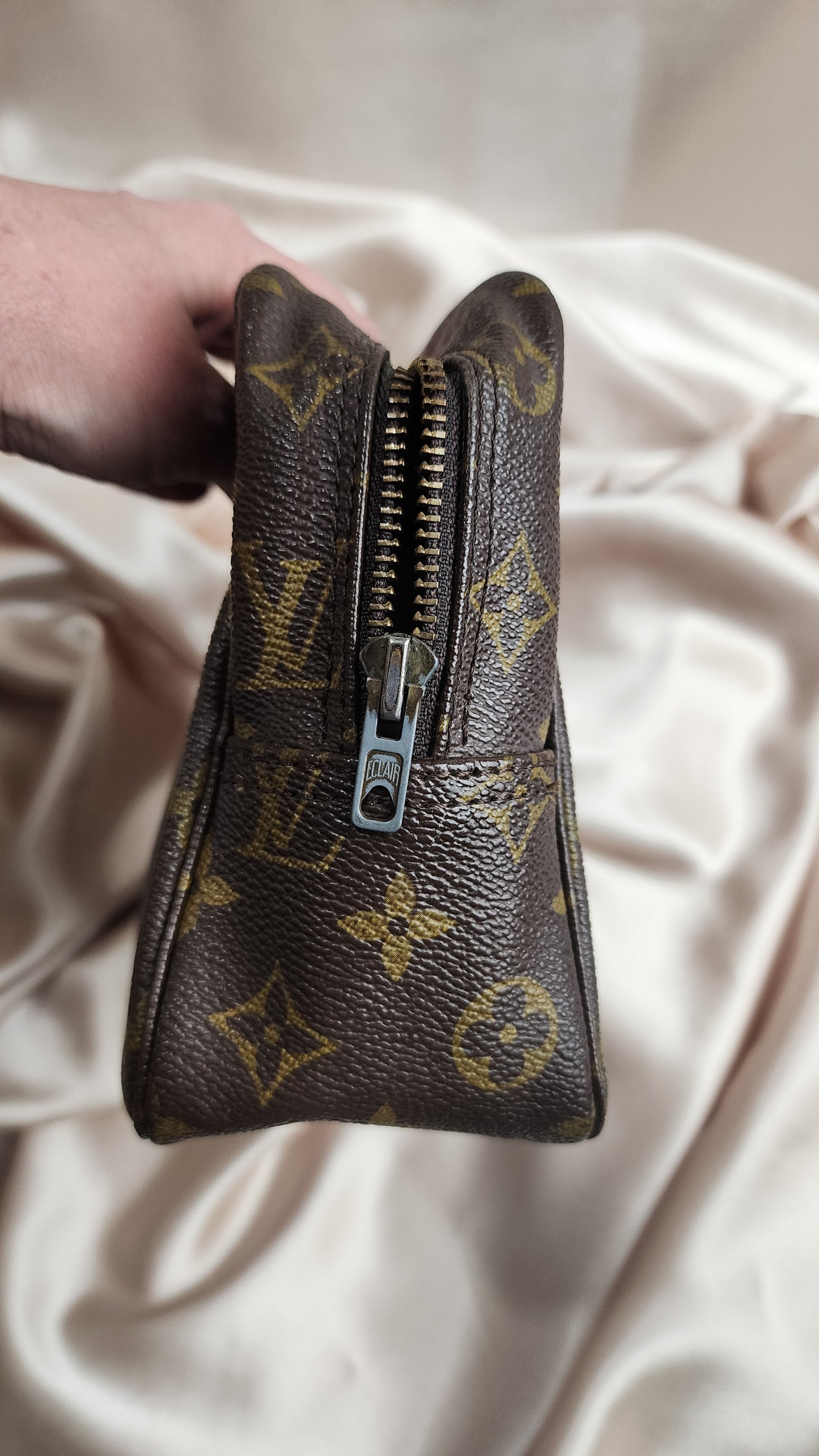 Louis Vuitton Monogram Trousse 28 - 1670