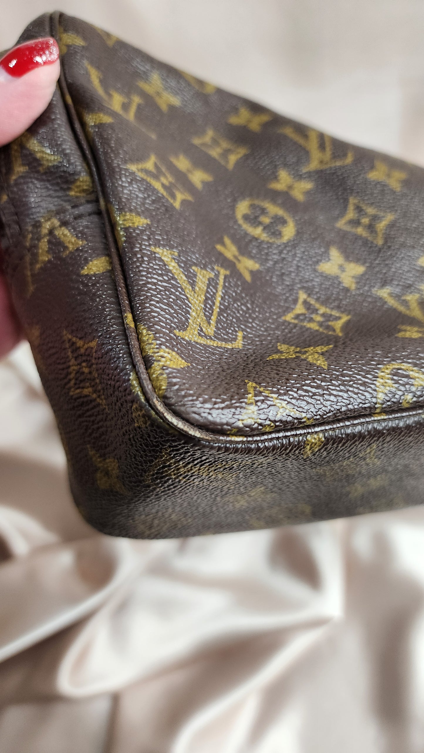 Louis Vuitton Monogram Trousse 28 - 1670