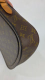 Louis Vuitton Monogram Saint Cloud GM Crossbody Bag - 3272