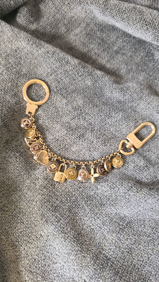 Louis Vuitton Porte Cles Chainne Pastille Key Holder - 3593