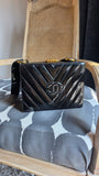 Chanel Black Patent Leather V-Stitch Box Shoulder Bag - G0728