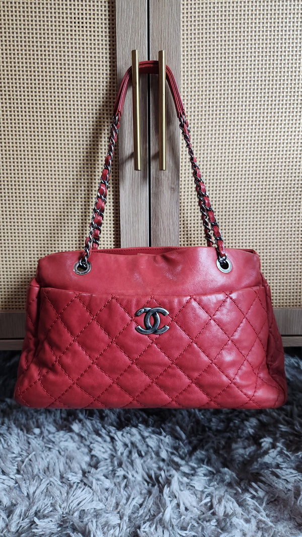 Chanel Matelasse Red Lambskin Chain Shoulder Bag - 3472
