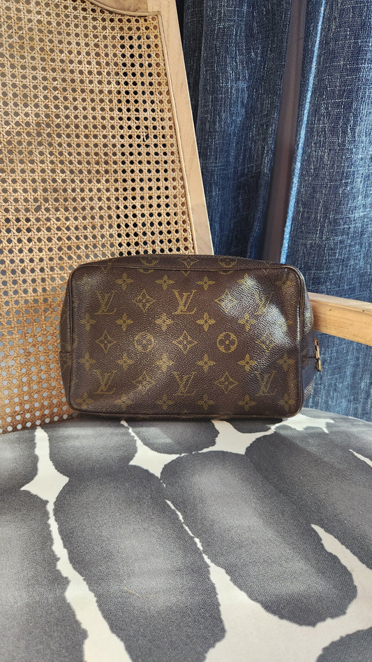 Louis Vuitton Monogram Trousse Toilette 23 - R0243