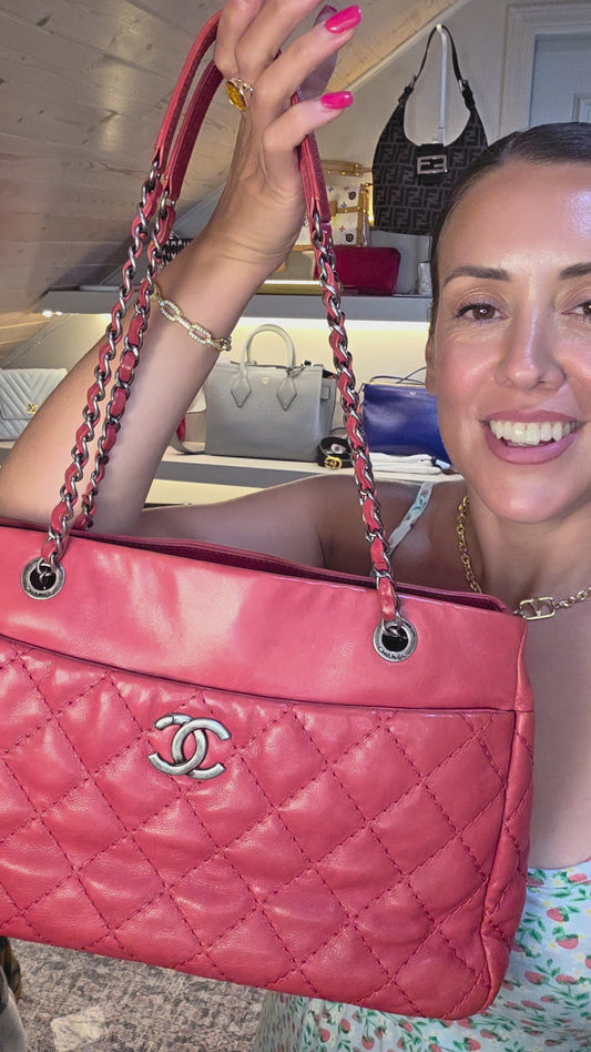 Chanel Matelasse Red Lambskin Chain Shoulder Bag - 3472