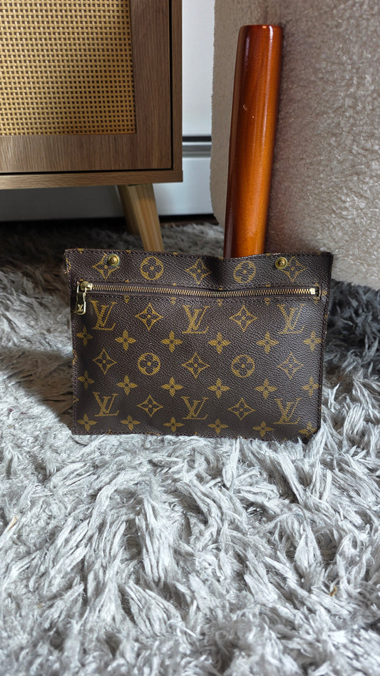 Louis Vuitton Monogram Randonnee GM Pouch - 3397