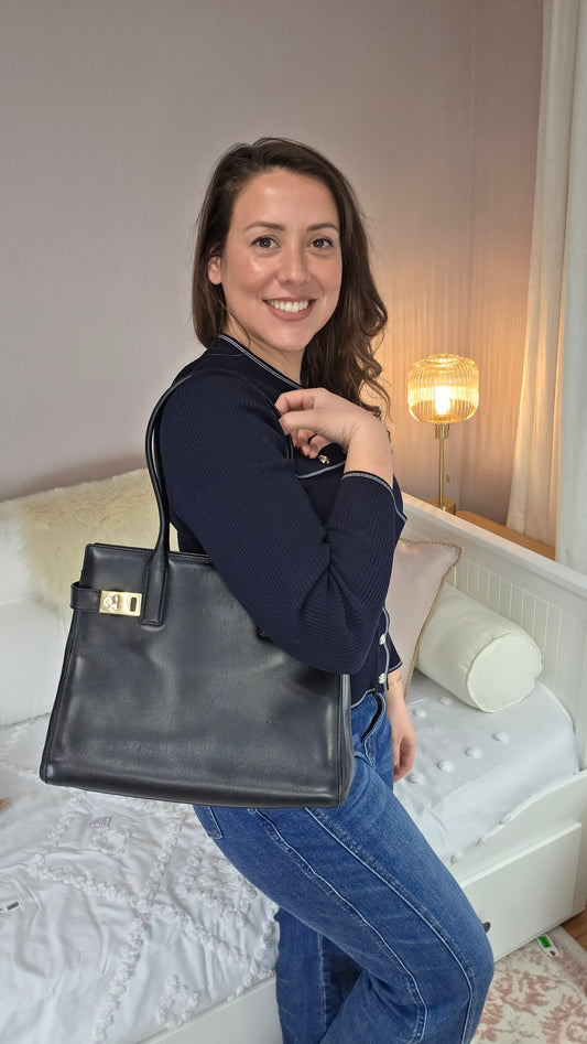 Salvatore Ferragamo Gancini Black Leather Shoulder Bag - 3093