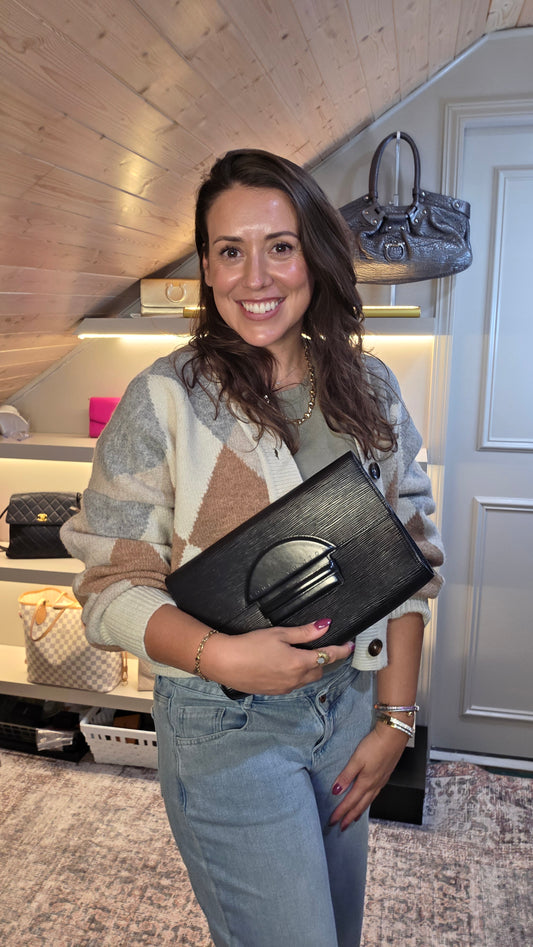 Louis Vuitton Black Epi Clutch - R0224