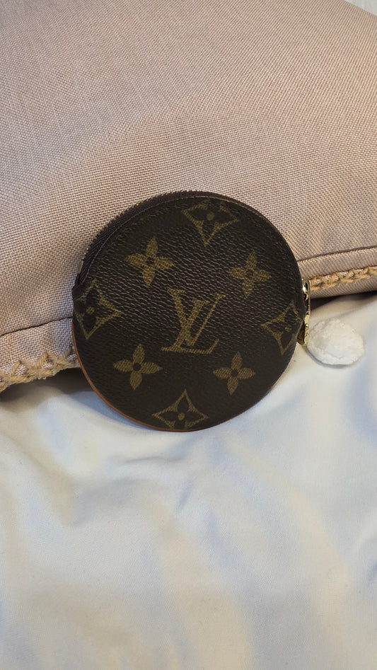 Louis Vuitton Monogram Round Coin Purse - 3334
