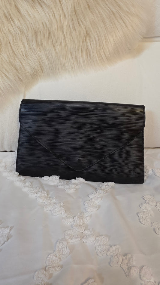 Louis Vuitton Black Epi Leather Envelope Clutch - G0325
